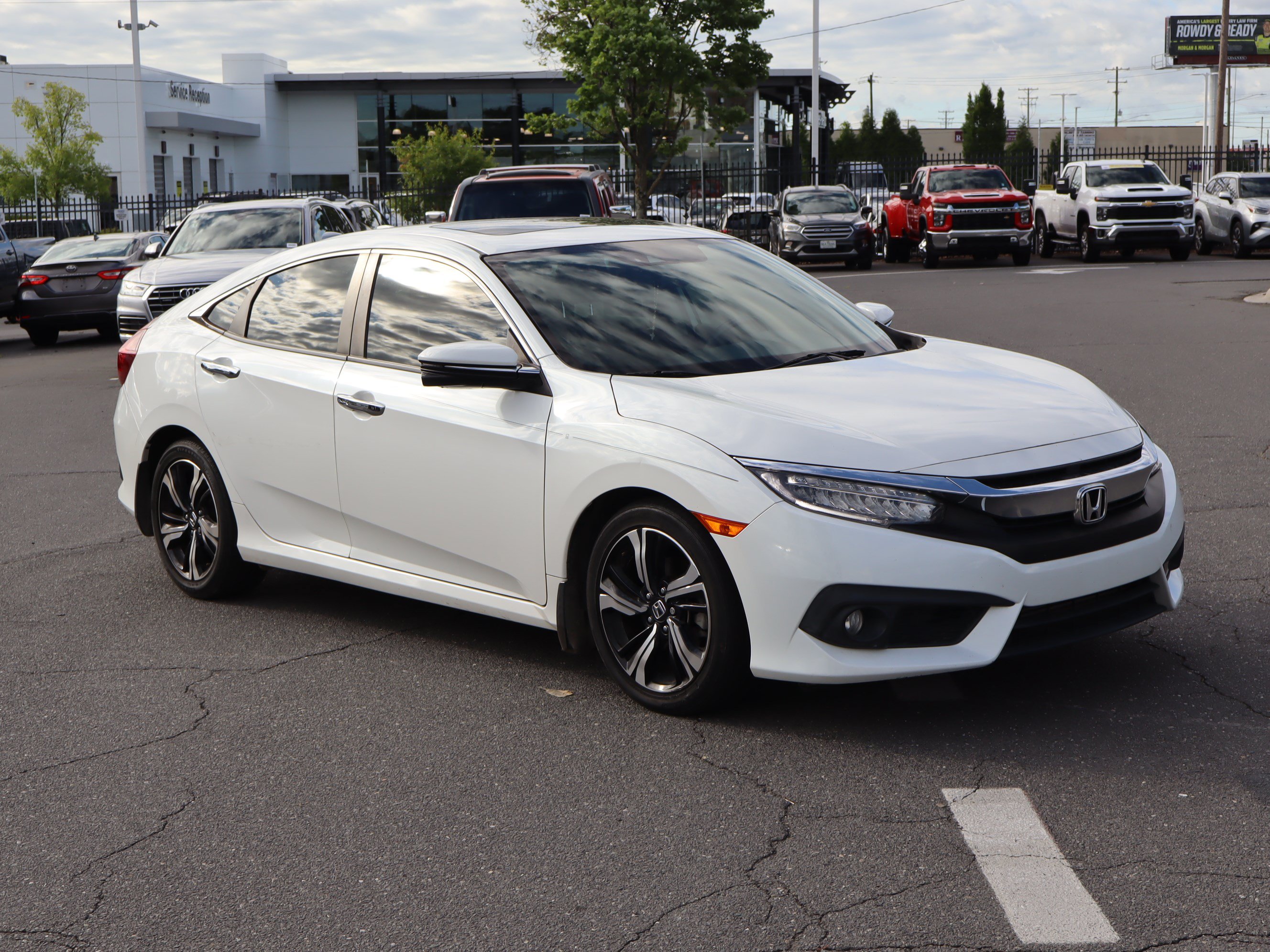Used 2018 Honda Civic Touring image 2