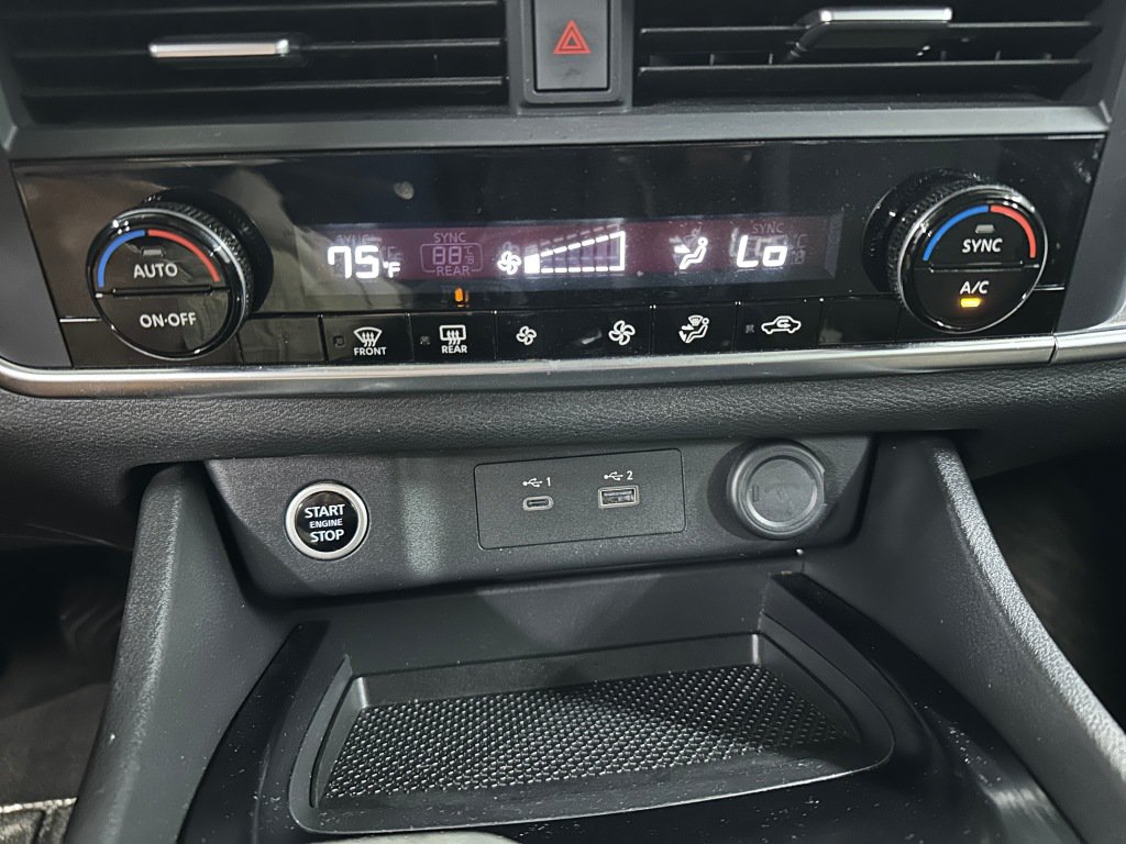 Used 2023 Nissan Rogue SV AWD/4WD image 14