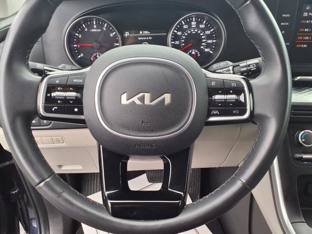 Certified 2024 Kia Carnival LX image 13
