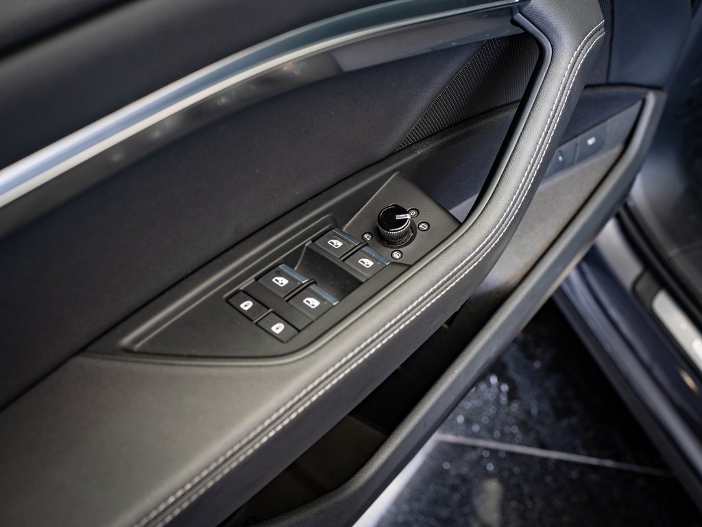 Used 2022 Audi e-tron Premium w/ Convenience Plus Package image 23