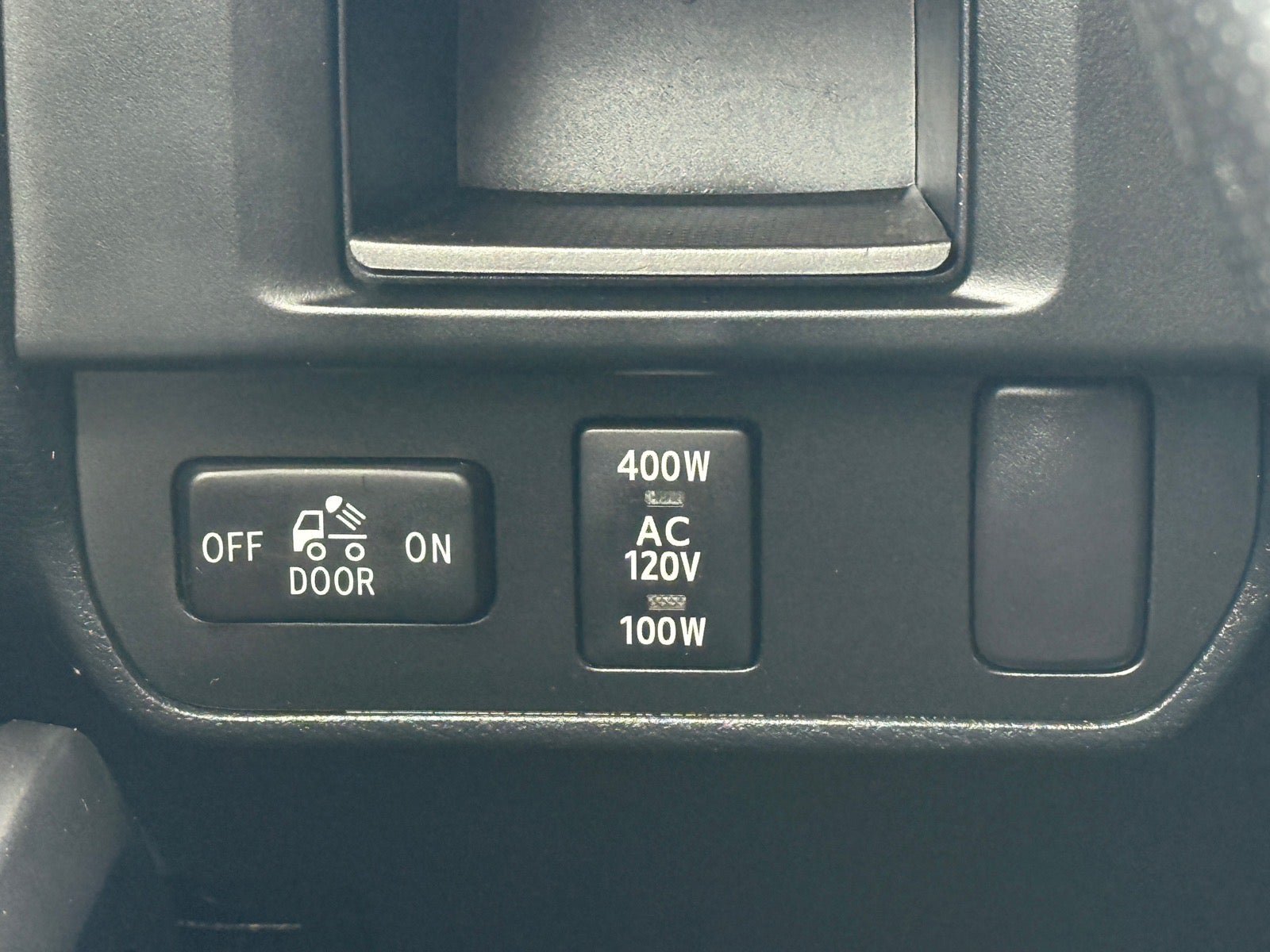 Used 2016 Toyota Tacoma TRD Off-Road w/ Premium & Technology Package AWD/4WD image 18