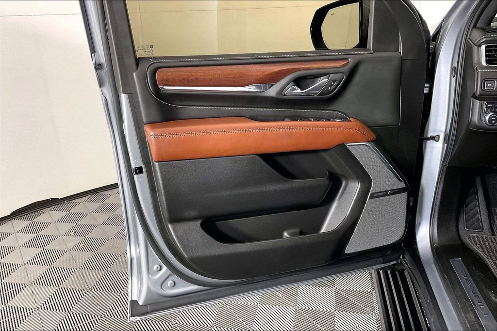 Used 2024 GMC Yukon XL Denali Ultimate image 25