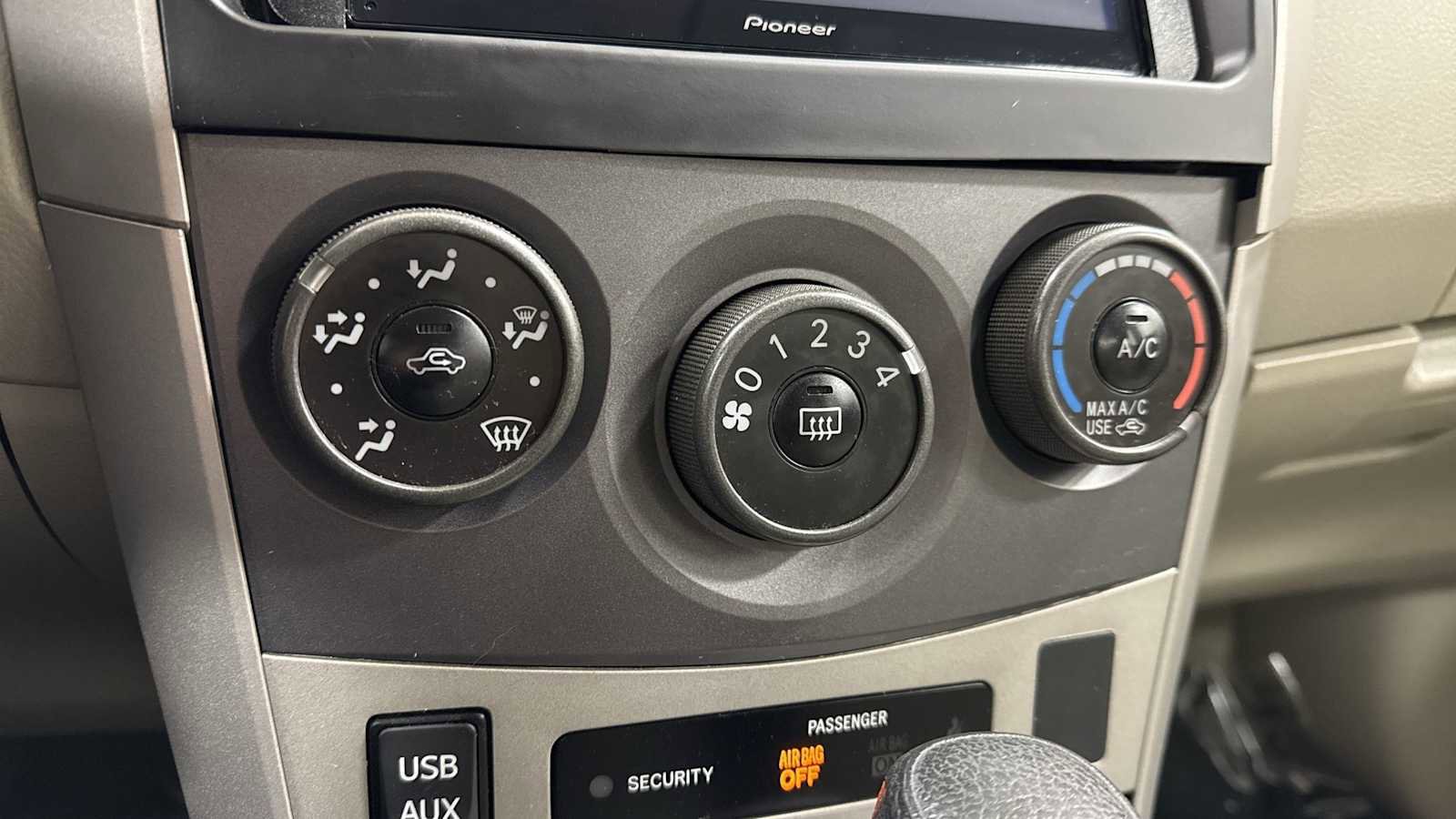 Used 2012 Toyota Corolla LE image 19