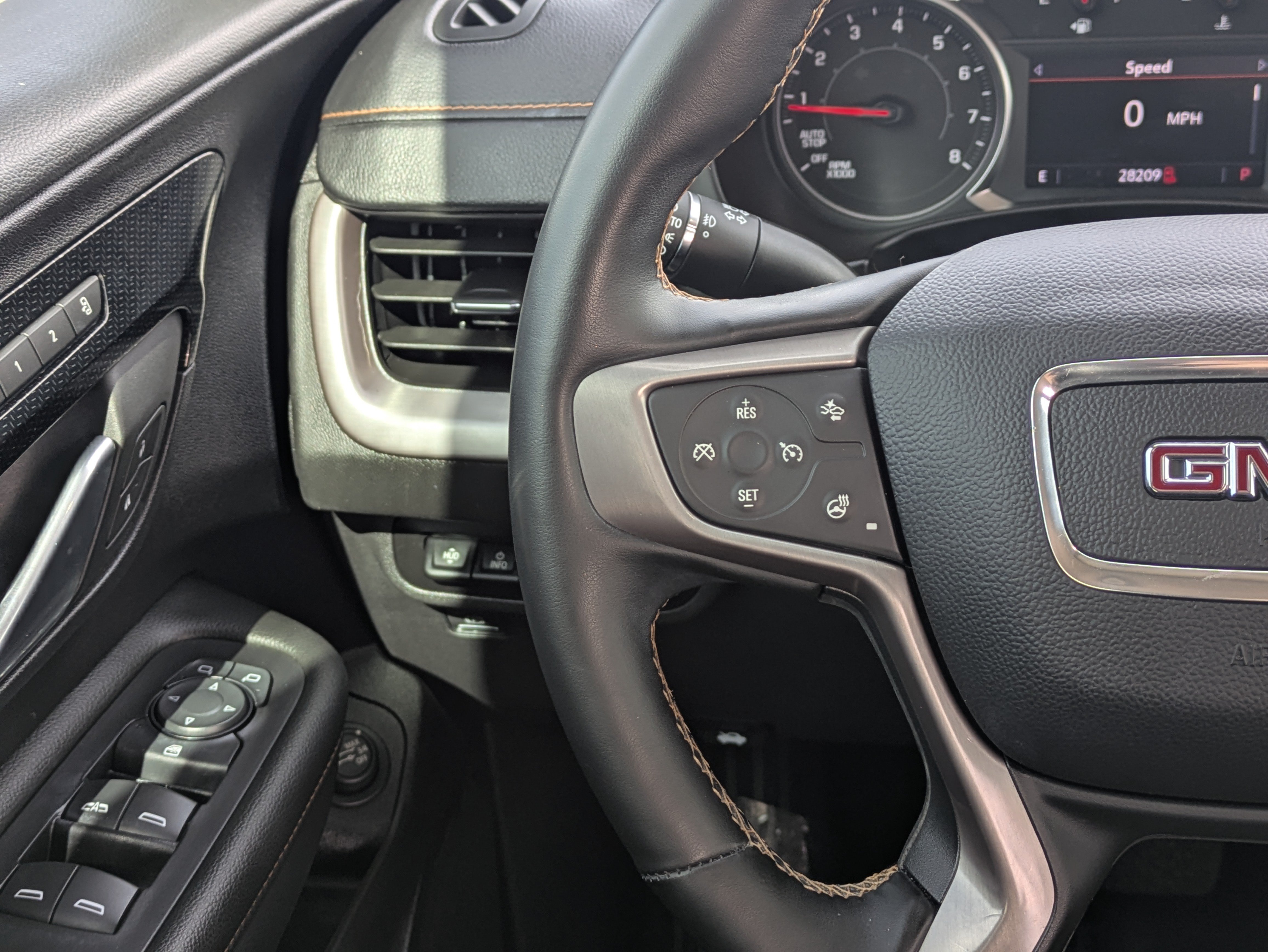 Used 2024 GMC Terrain AT4 w/ Tech Package AWD/4WD image 23