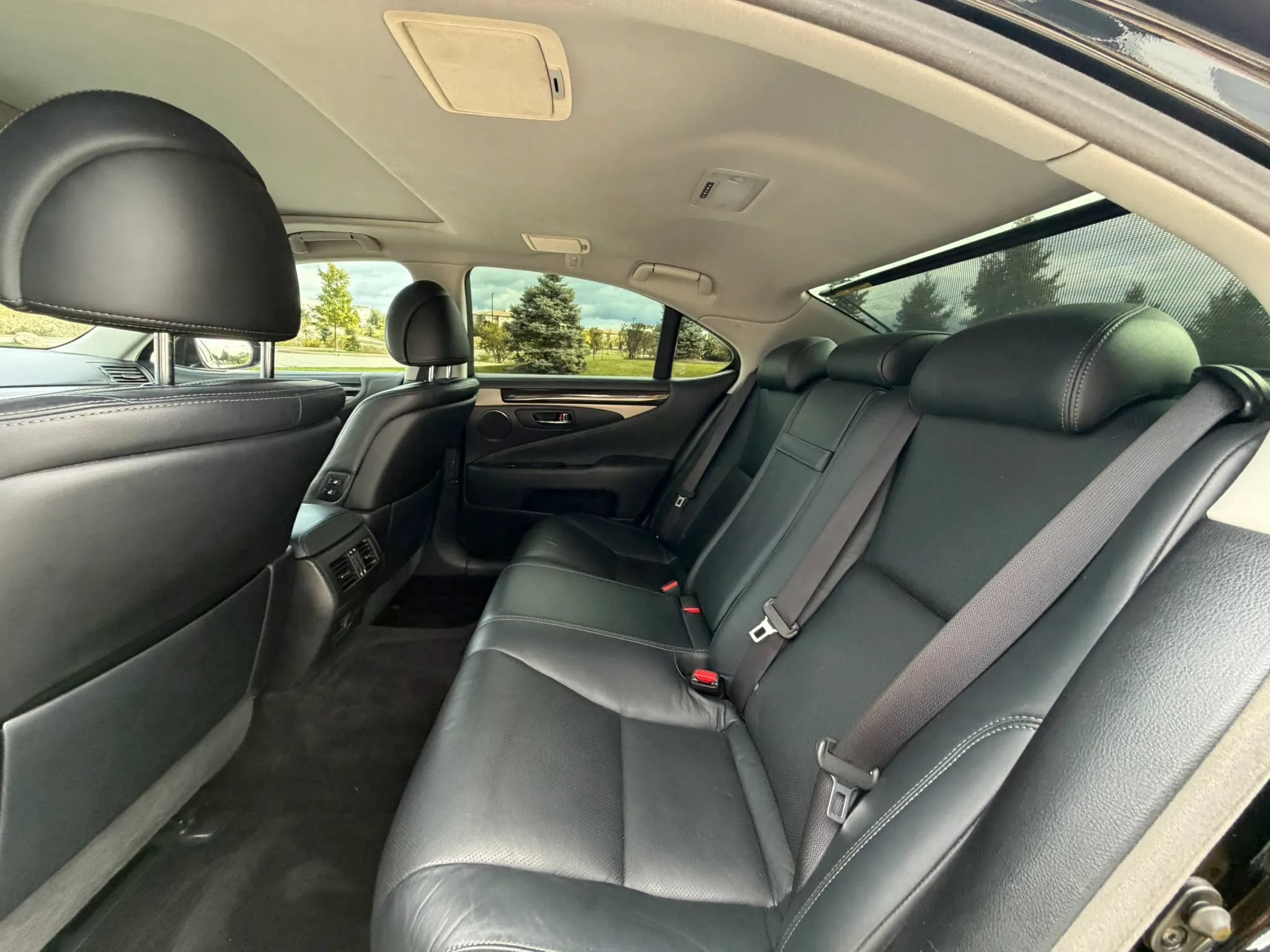Used 2014 Lexus LS 460 w/ Comfort Package RWD image 17