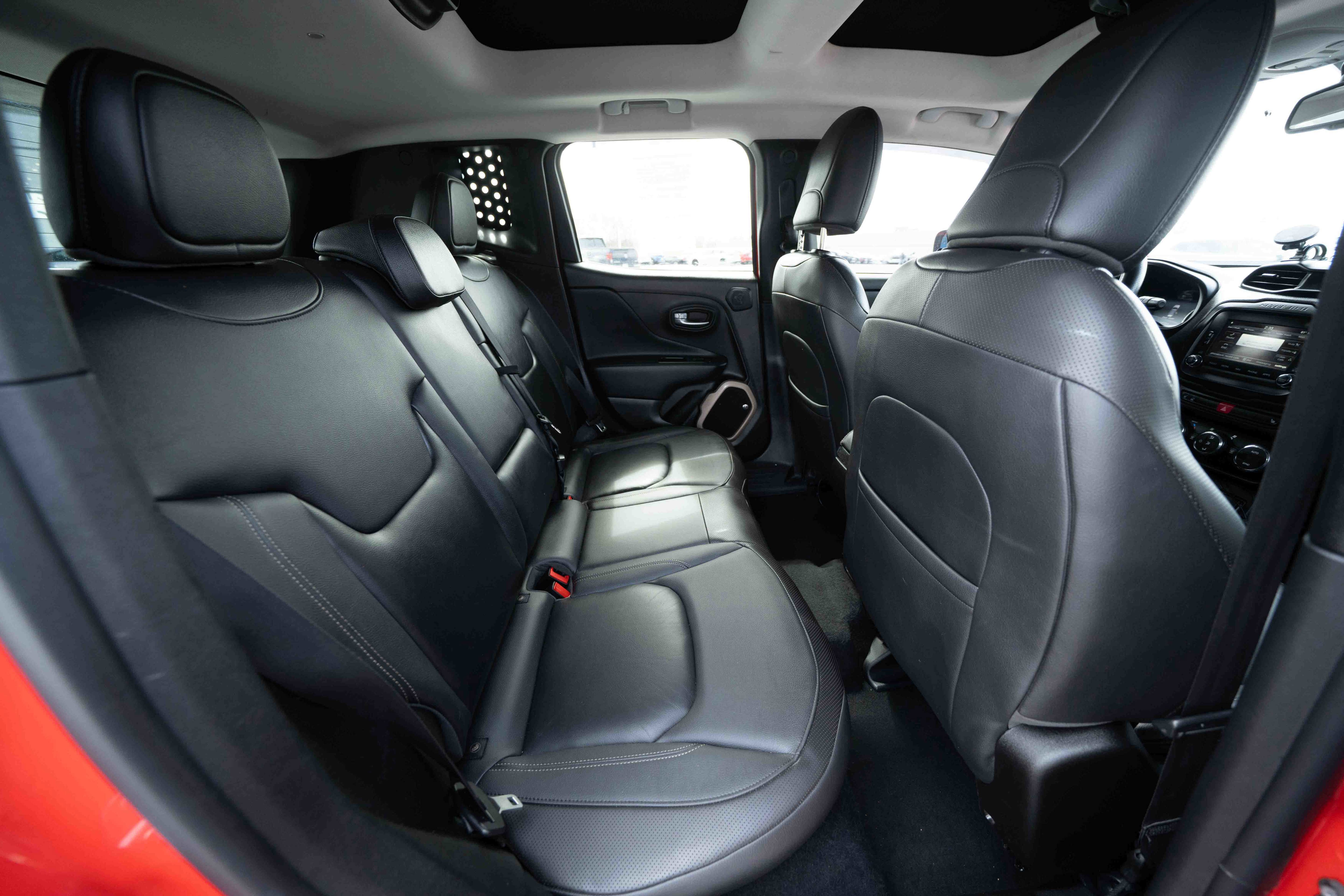 Used 2017 Jeep Renegade Limited image 25