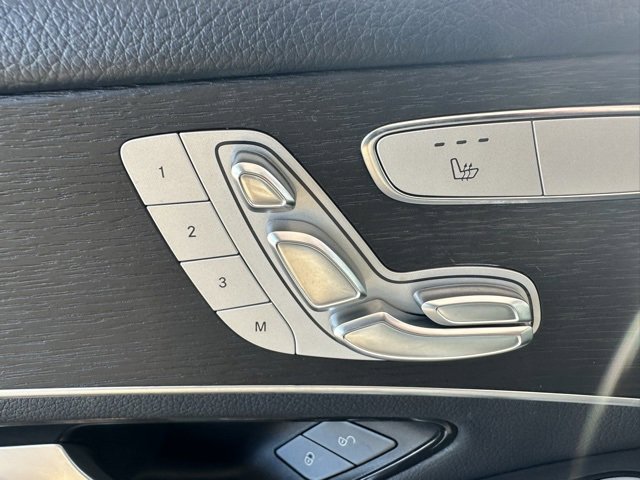 Used 2021 Mercedes-Benz GLC 300 4MATIC image 28