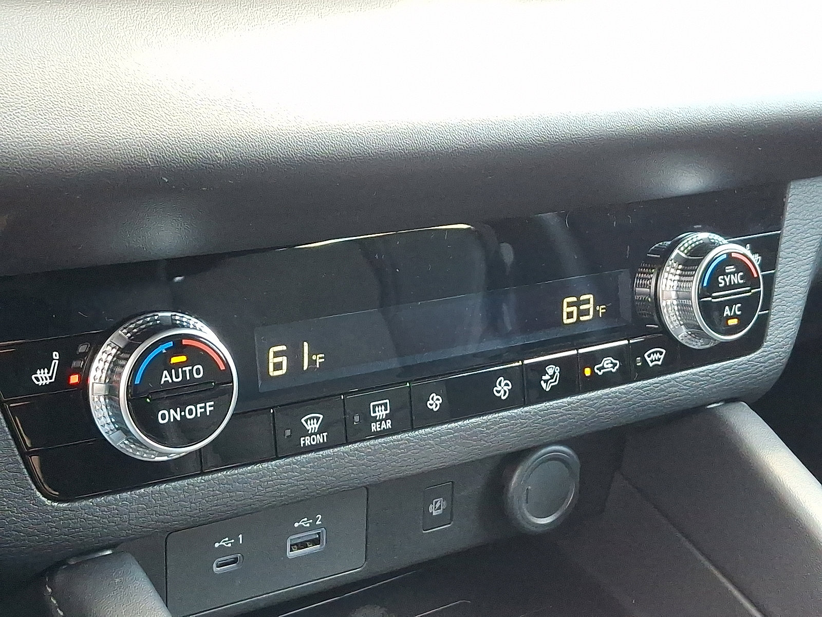 New 2025 Mitsubishi Outlander SE image 15