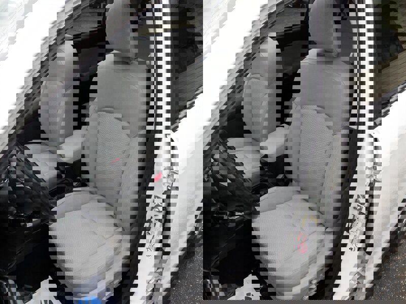 Used 2016 Subaru Forester 2.5i Premium w/ Popular Package #1 AWD/4WD image 8