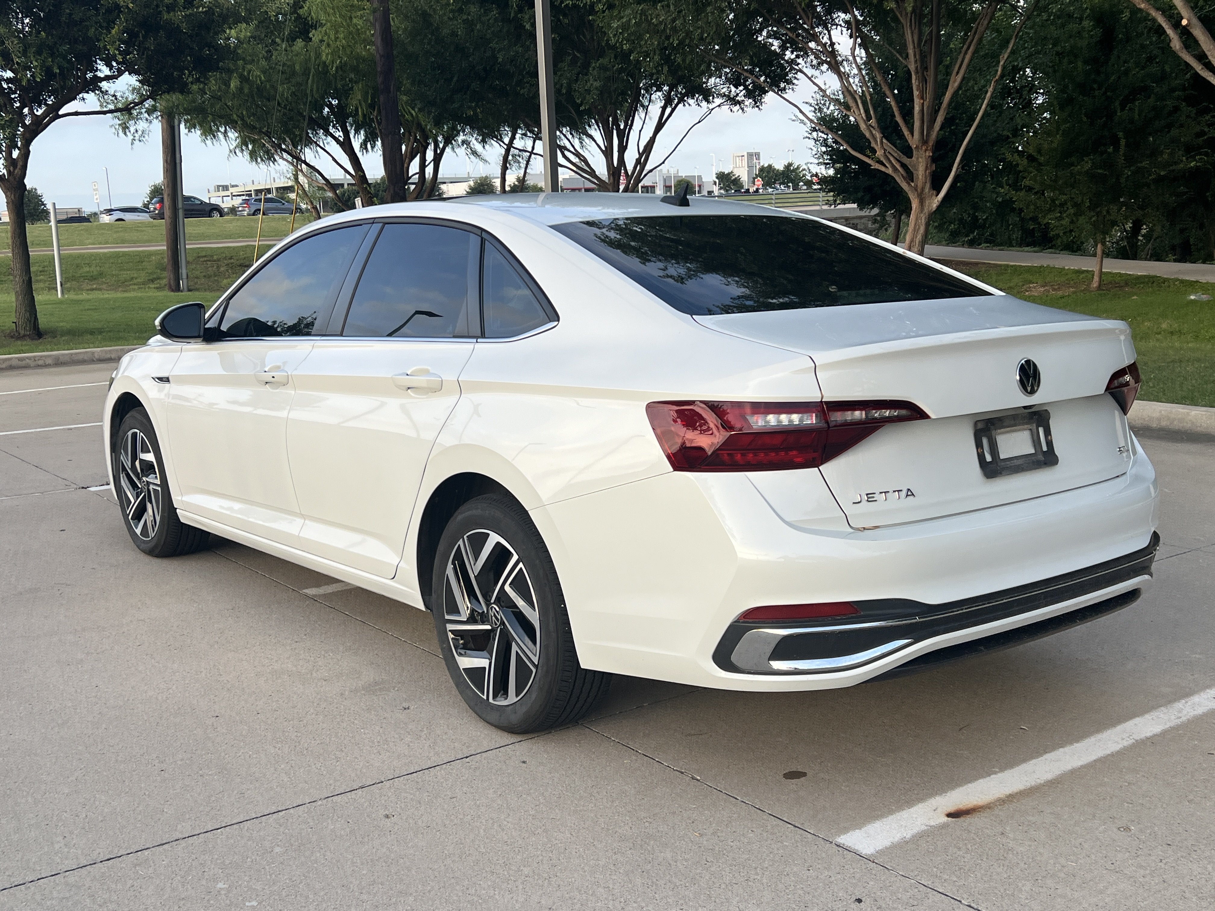 Certified 2022 Volkswagen Jetta SEL FWD image 7