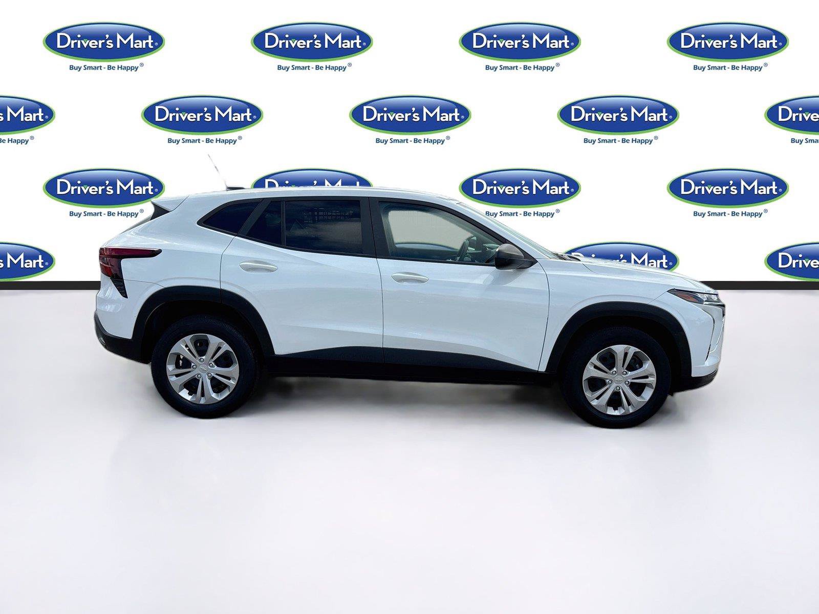Used 2025 Chevrolet Trax LS FWD image 8