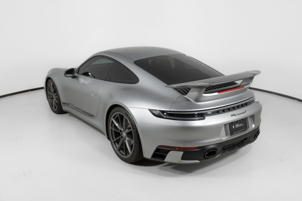 Used 2024 Porsche 911 Carrera T image 5