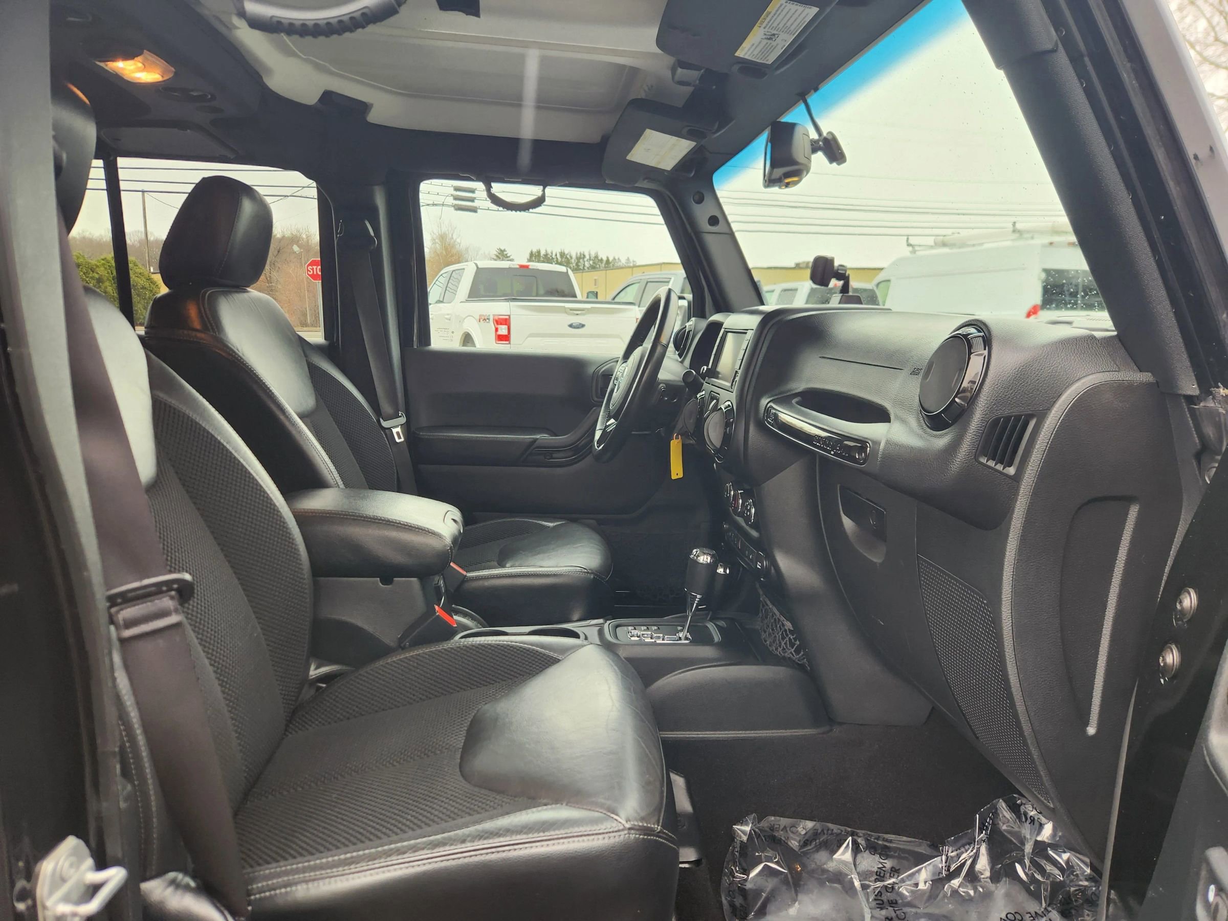 Used 2017 Jeep Wrangler Unlimited Sahara AWD/4WD image 49