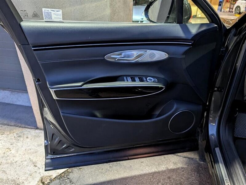 Used 2025 Genesis GV70 2.5T image 18