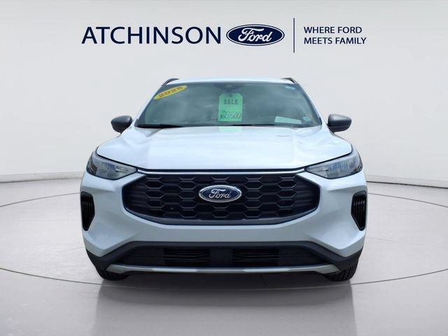 Used 2025 Ford Escape ST-Line w/ Tech Pack #1 AWD/4WD image 2