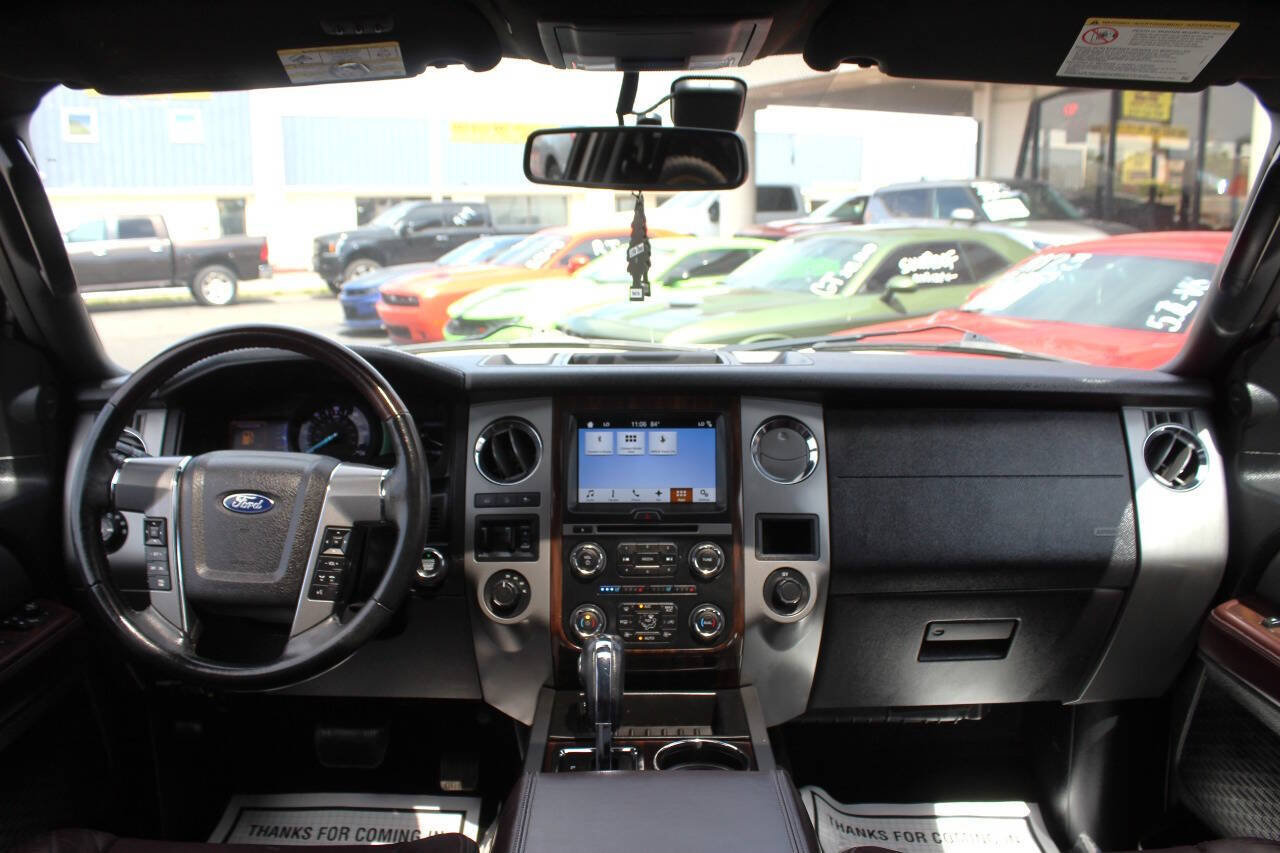 Used 2017 Ford Expedition EL Platinum AWD/4WD image 22