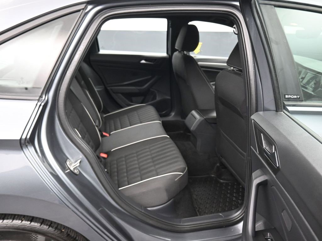 Used 2024 Volkswagen Jetta Sport image 33