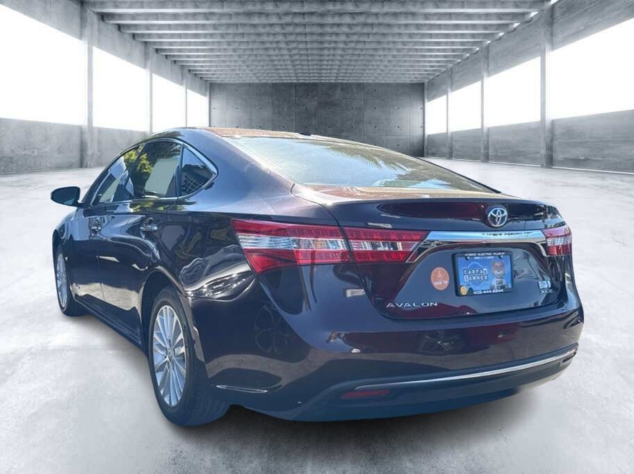 Used 2013 Toyota Avalon XLE Touring image 3