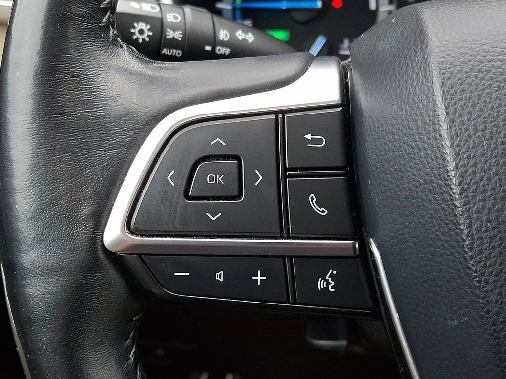 Certified 2020 Toyota Highlander XLE AWD/4WD image 23