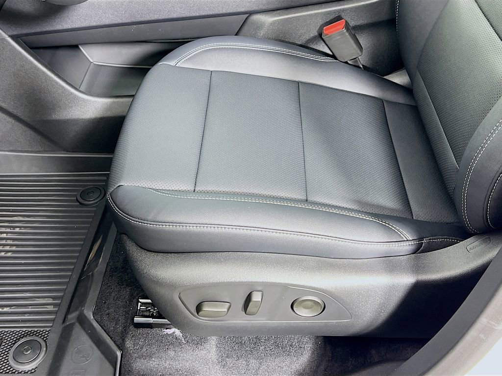 New 2026 Chevrolet Traverse LT w/ Driver Confidence Package image 19