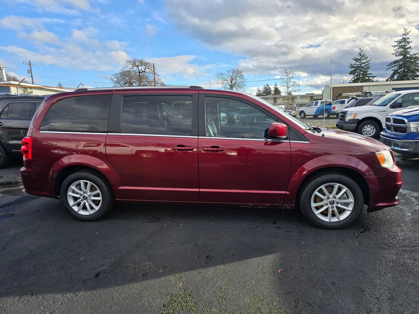 Used 2019 Dodge Grand Caravan SXT FWD image 6