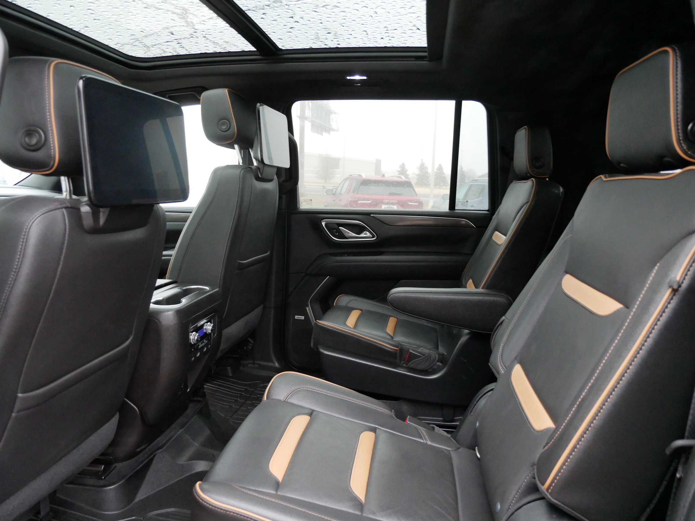 Used 2021 GMC Yukon XL AT4 w/ Rear Media and Nav Package AWD/4WD image 10