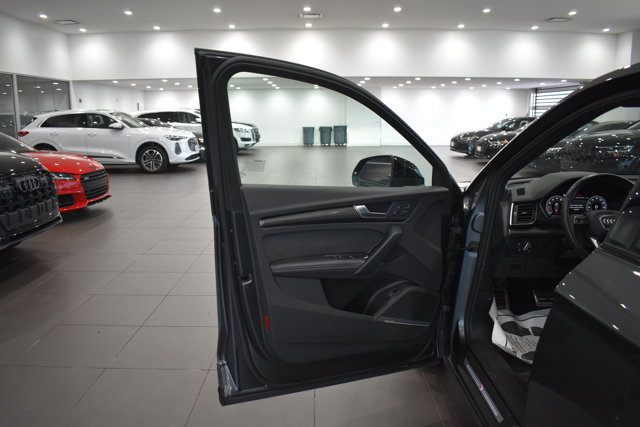 Used 2023 Audi SQ5 Premium Plus w/ Premium Plus Package AWD/4WD image 9