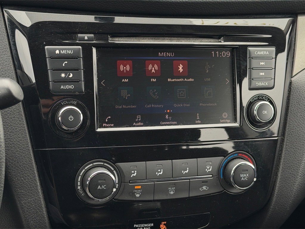 Used 2019 Nissan Rogue Sport S image 25