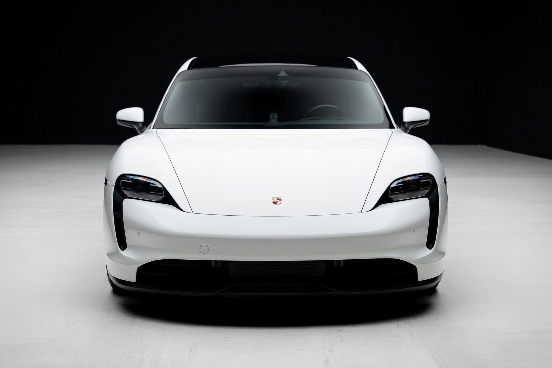 Used 2022 Porsche Taycan image 6
