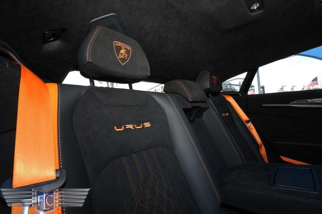 Used 2024 Lamborghini Urus Performante AWD/4WD image 18