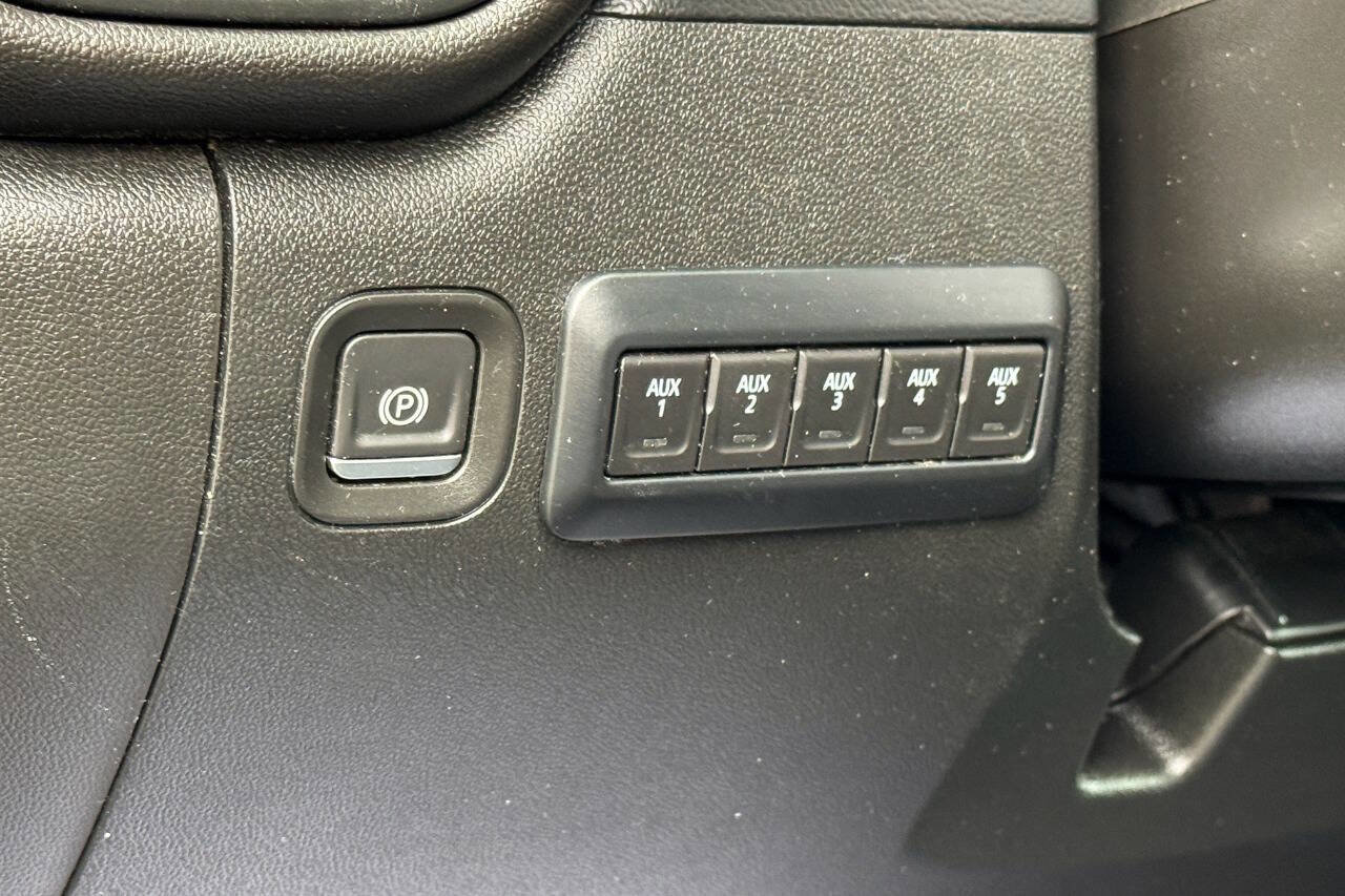 Used 2021 Chevrolet Silverado 2500 W/T w/ WT Convenience Package AWD/4WD image 33