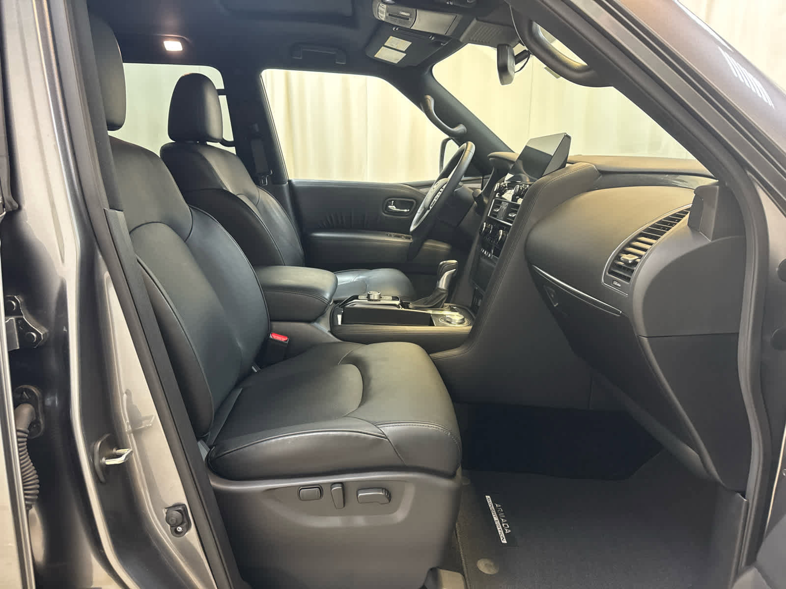 Certified 2024 Nissan Armada SL w/ Midnight Edition Package image 16