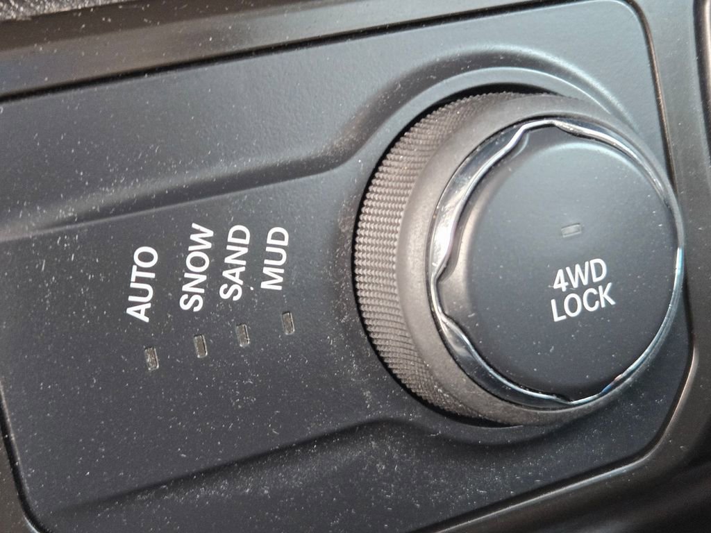 Certified 2023 Jeep Renegade Latitude image 33