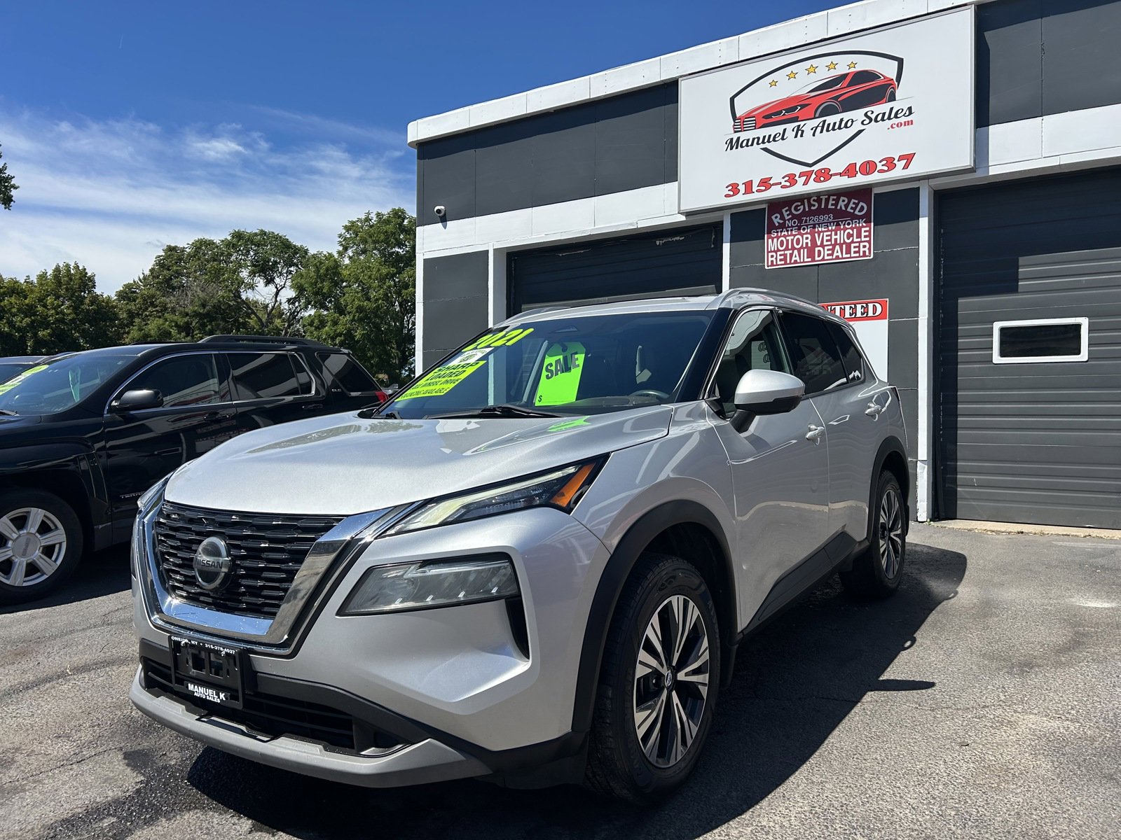 Used 2021 Nissan Rogue SV w/ Premium Package image 4