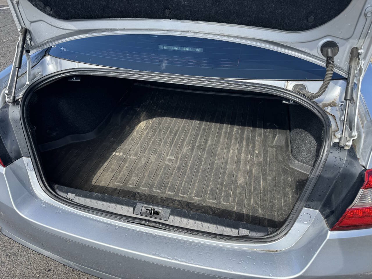 Used 2018 Subaru Legacy 3.6R Limited AWD/4WD image 3