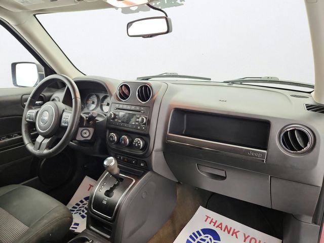 Used 2016 Jeep Patriot Latitude AWD/4WD image 27