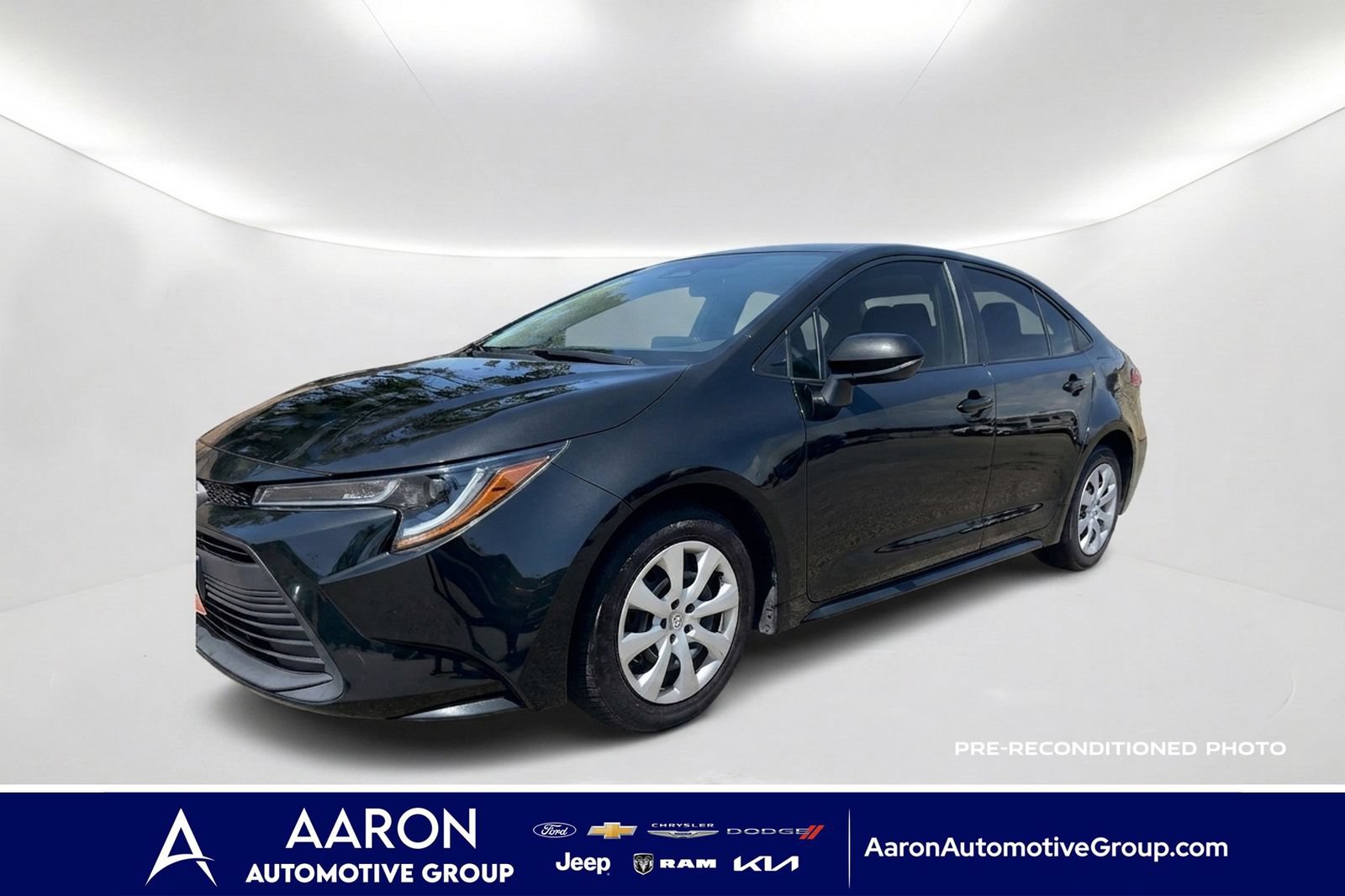 Used 2024 Toyota Corolla LE FWD image 1