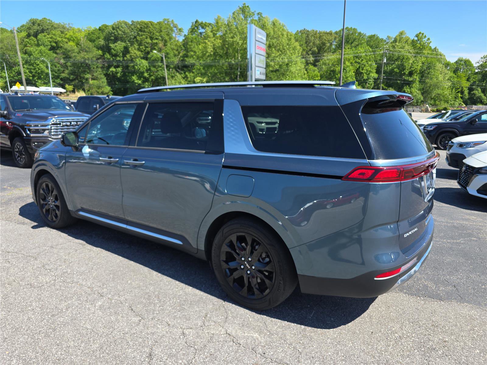 Used 2024 Kia Carnival SX Prestige FWD image 5