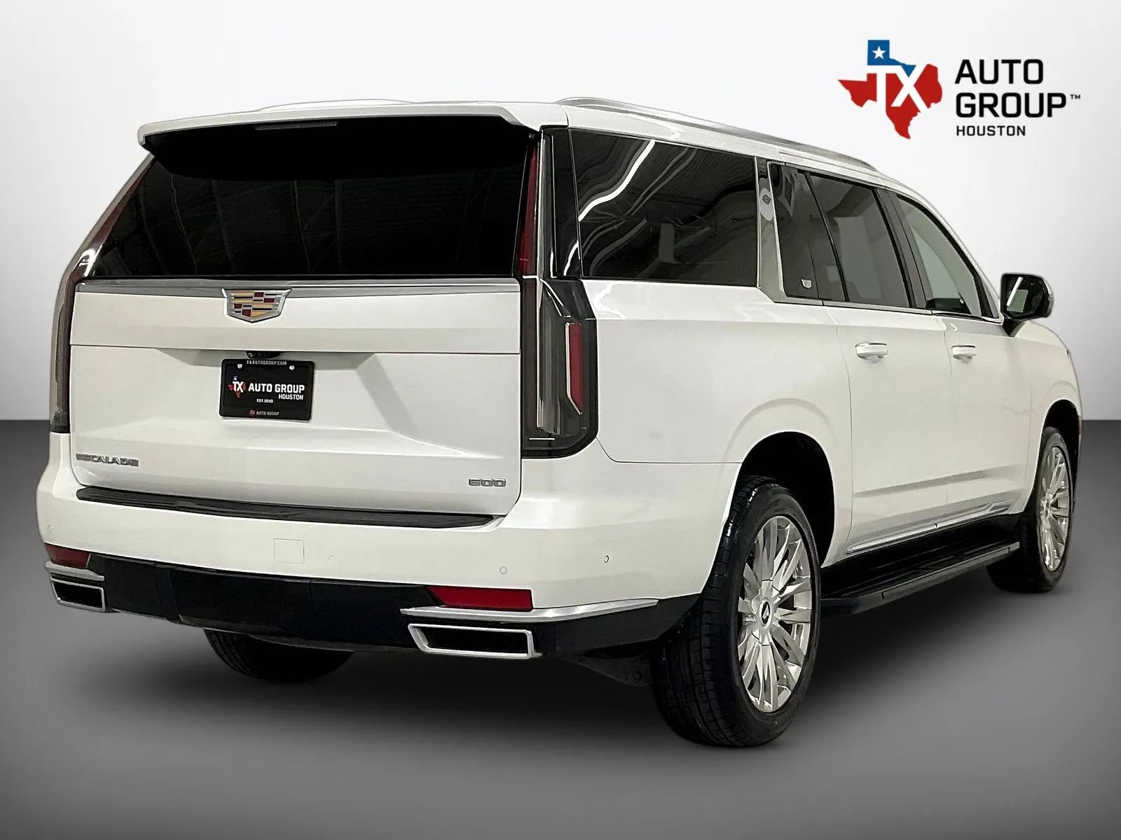 Used 2023 Cadillac Escalade ESV Premium Luxury w/ Performance Package AWD/4WD image 6