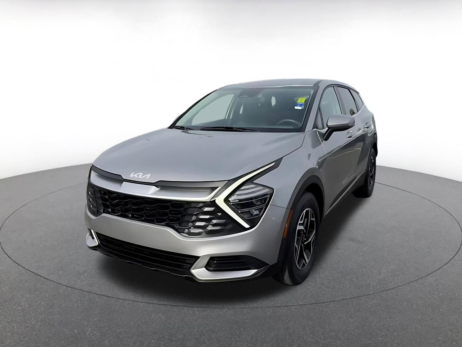 Used 2025 Kia Sportage LX image 7