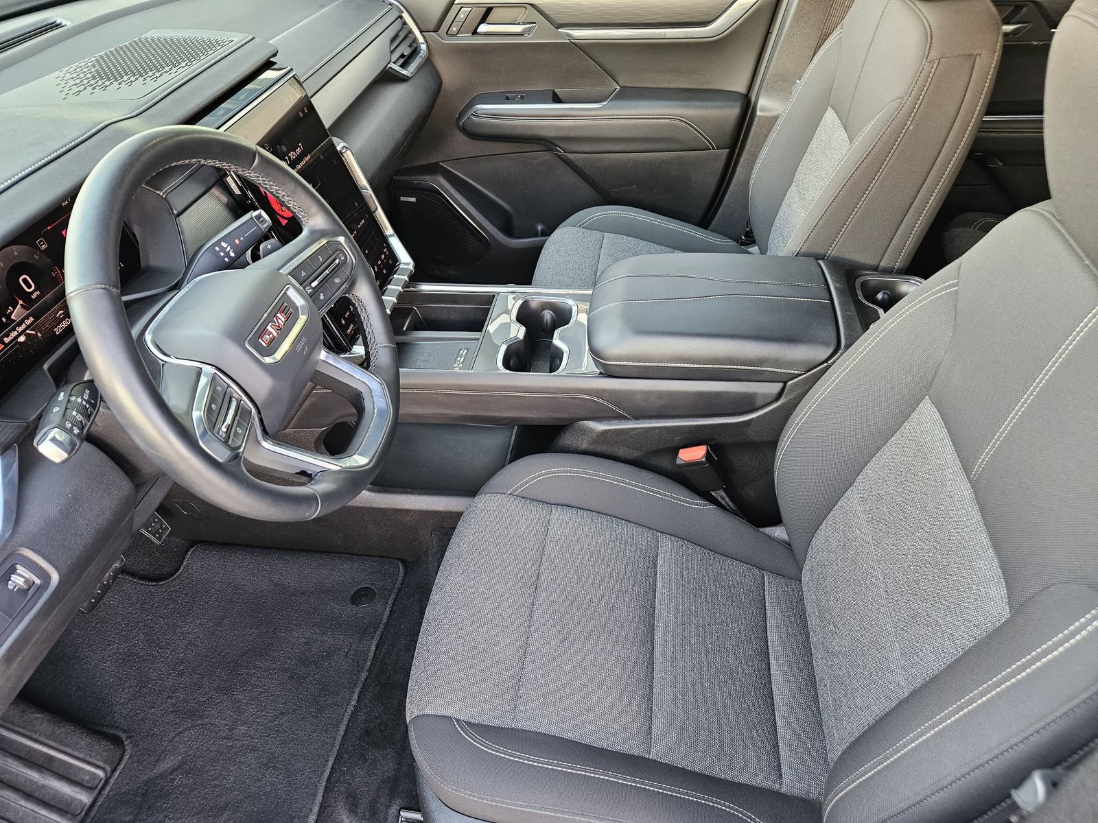 Certified 2025 GMC Acadia Elevation FWD image 17