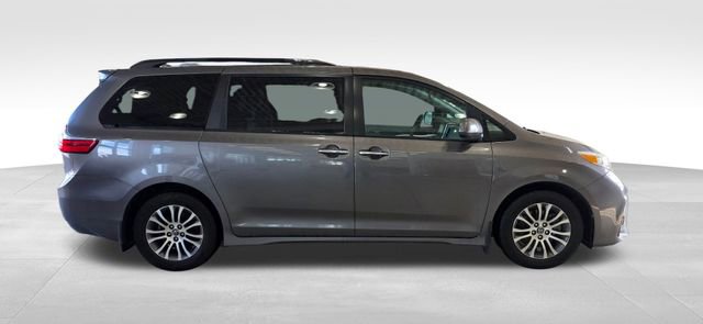Used 2018 Toyota Sienna XLE Premium image 8