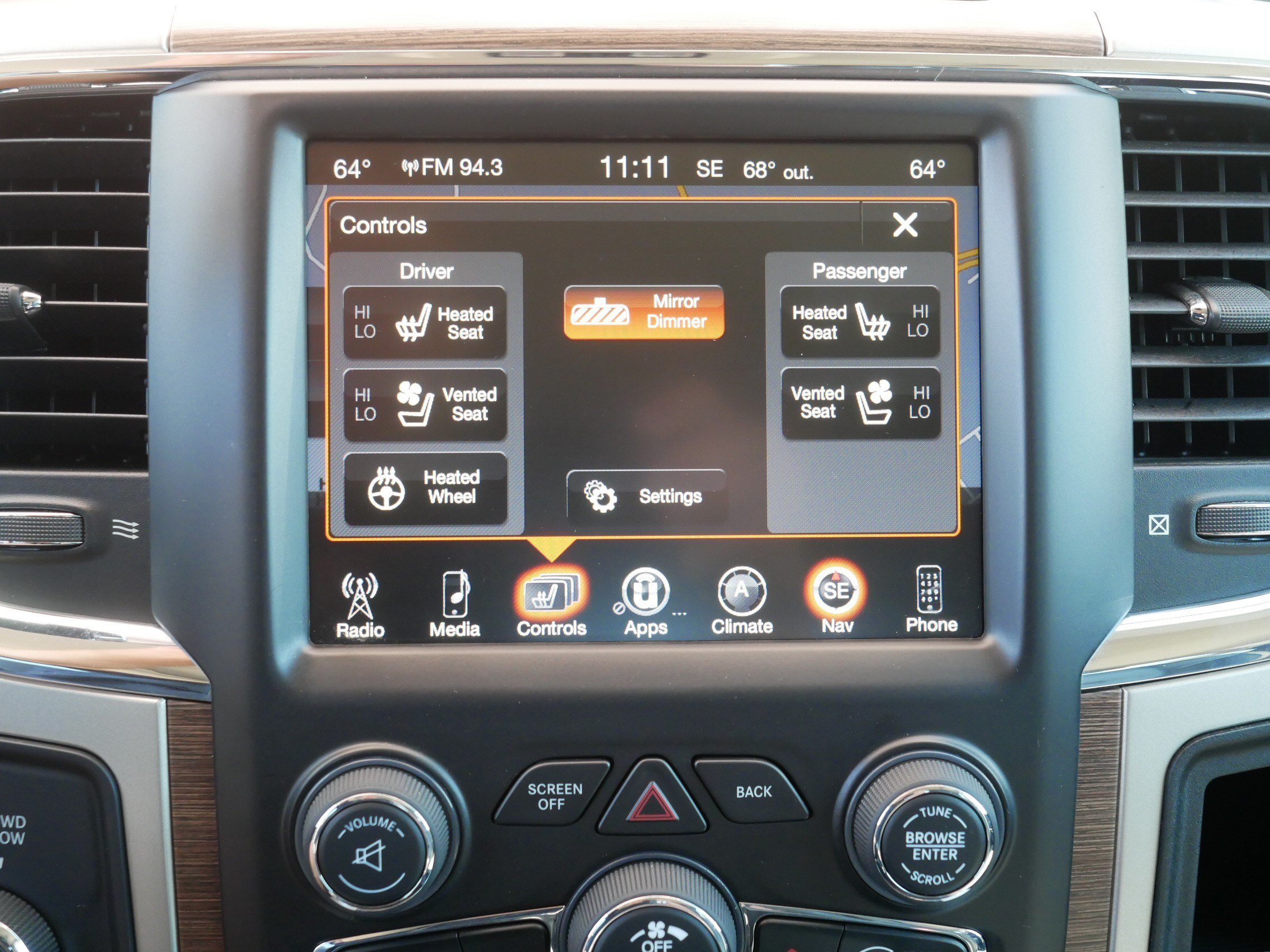 Used 2015 RAM 2500 Laramie AWD/4WD image 34