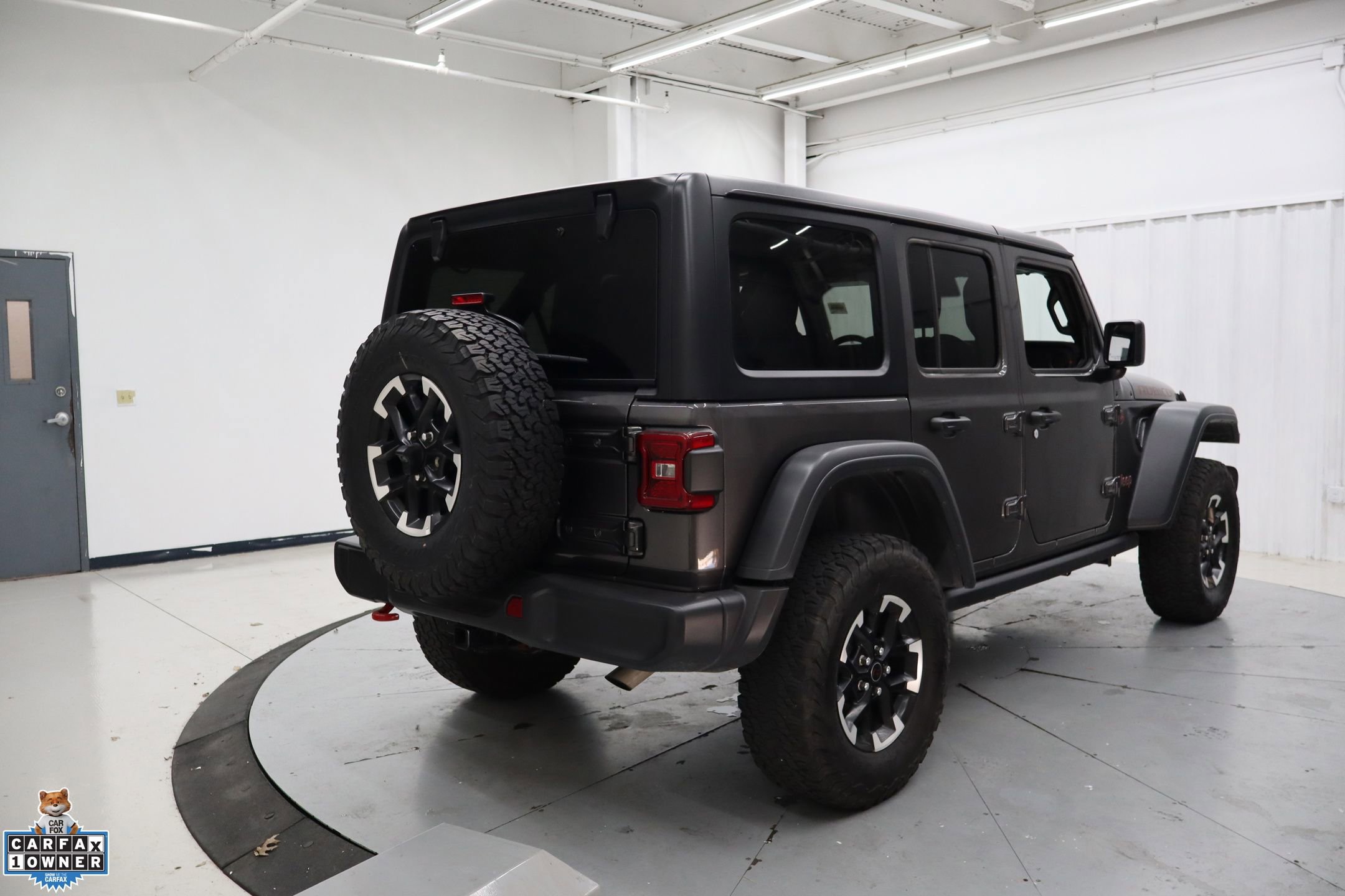 Used 2025 Jeep Wrangler Unlimited Rubicon image 4