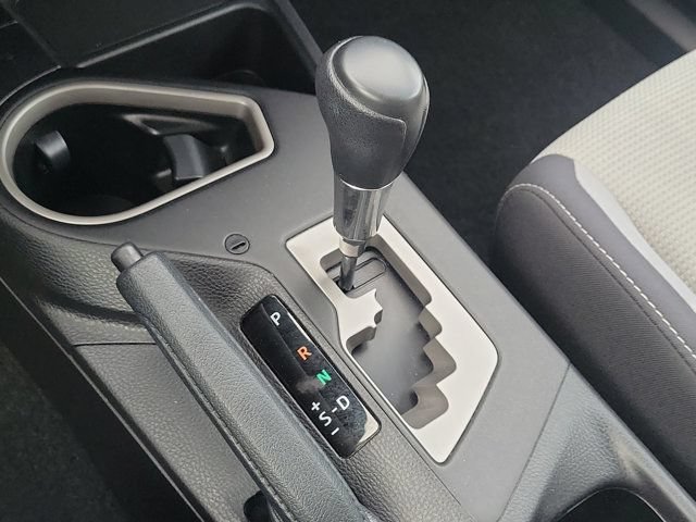 Used 2018 Toyota RAV4 XLE FWD image 31