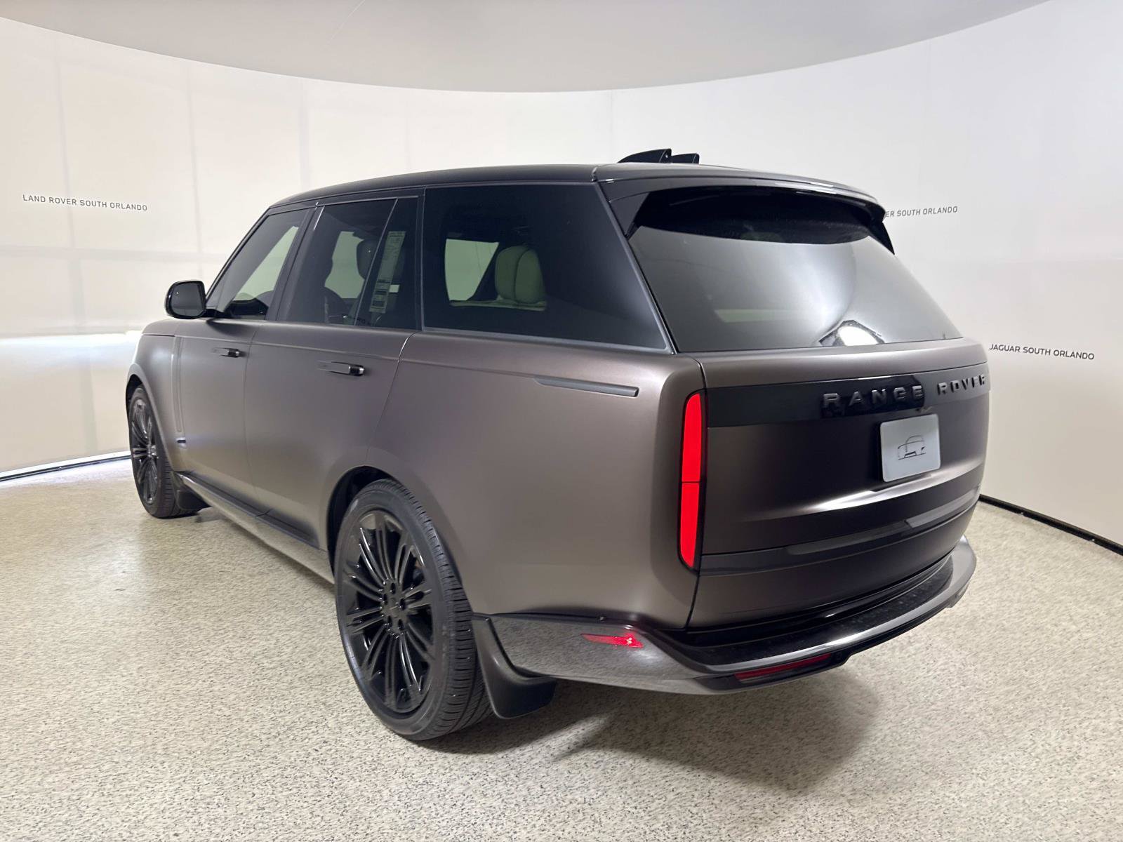 New 2026 Land Rover Range Rover Autobiography AWD/4WD image 3