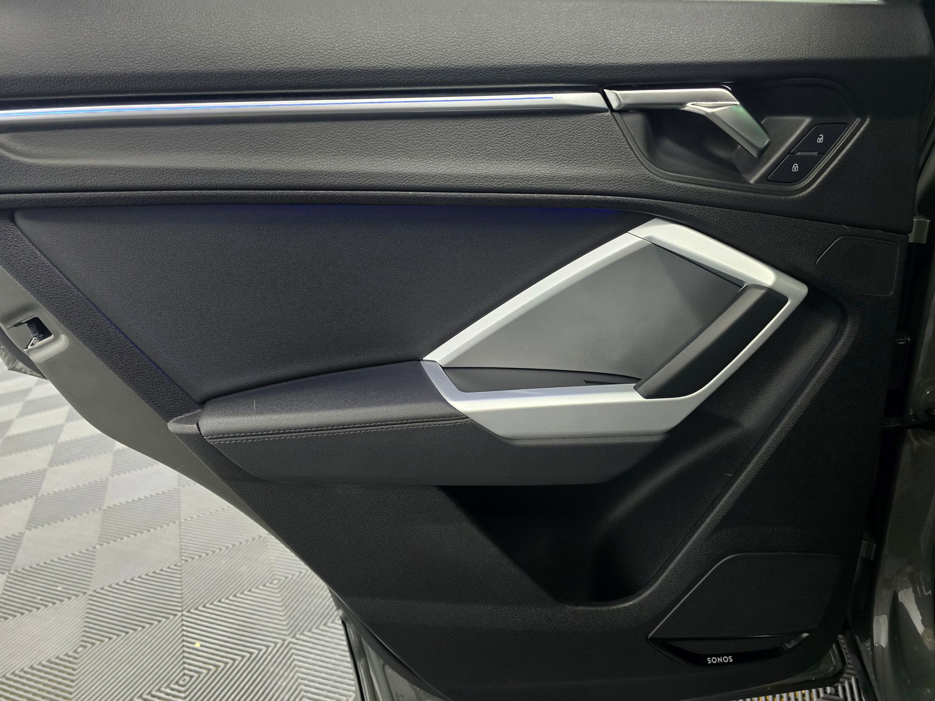 Used 2023 Audi Q3 2.0T Premium Plus w/ Premium Plus Package image 19