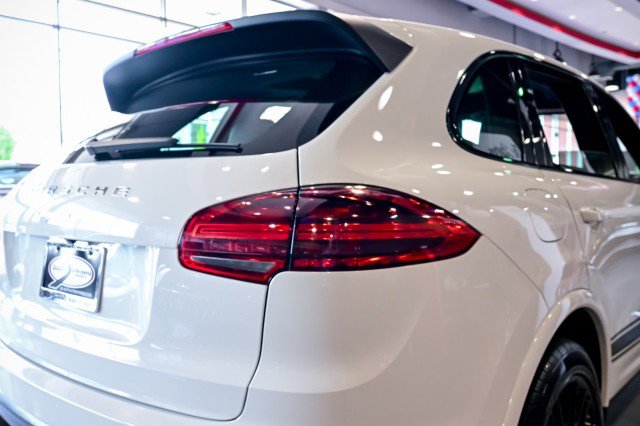 Used 2018 Porsche Cayenne Platinum Edition AWD/4WD image 13