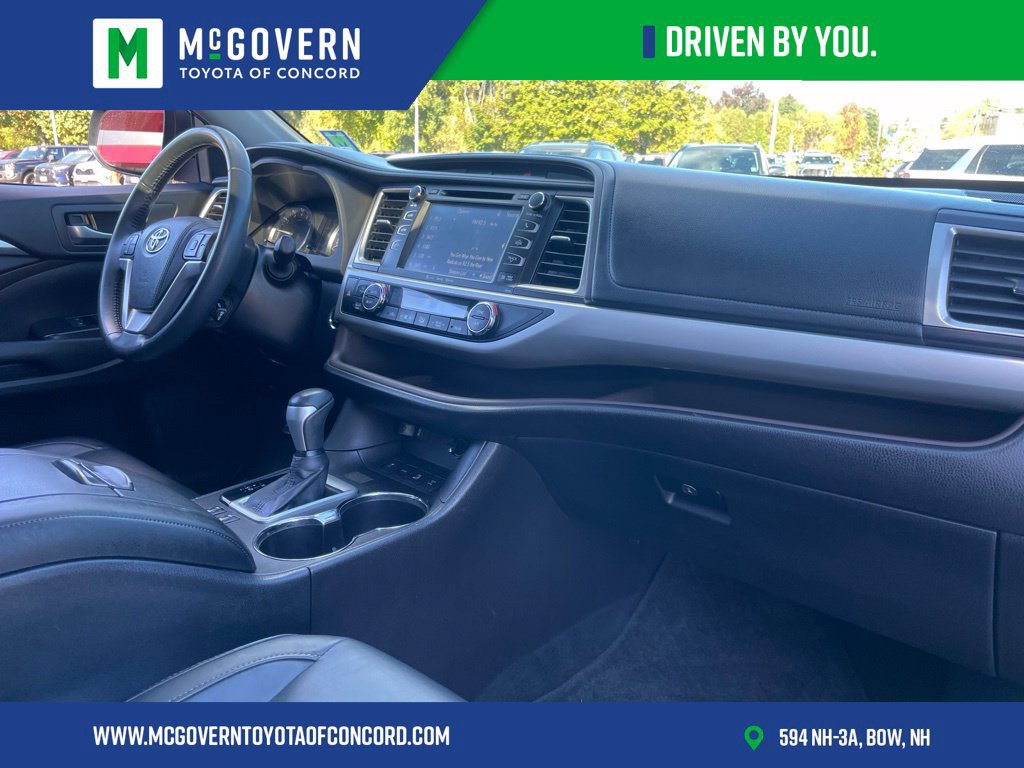 Used 2016 Toyota Highlander XLE AWD/4WD image 29