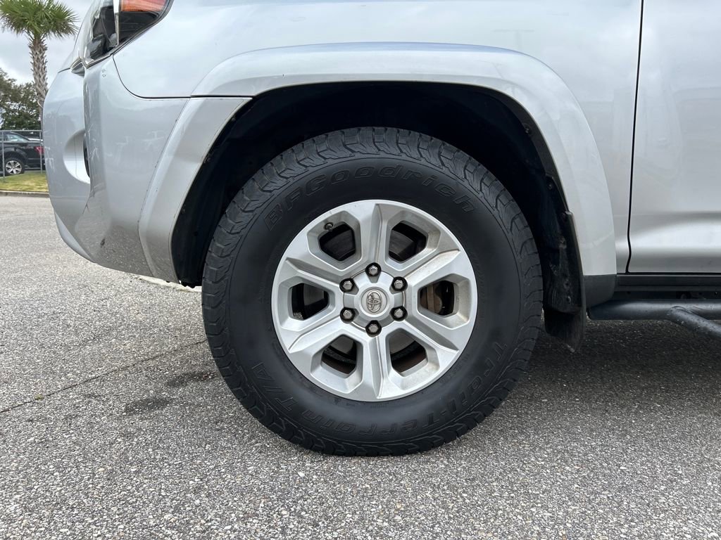 Used 2018 Toyota 4Runner SR5 image 3